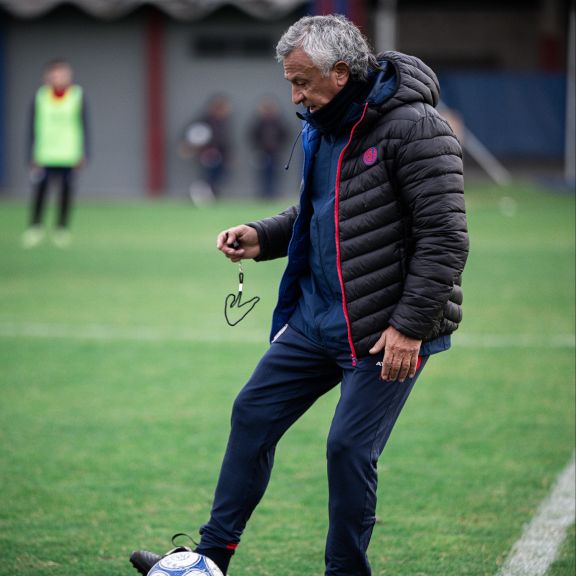 Pipo ajusta detalles para el amistoso ante Central